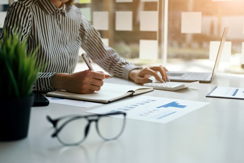 Company distribution rules and share buybacks